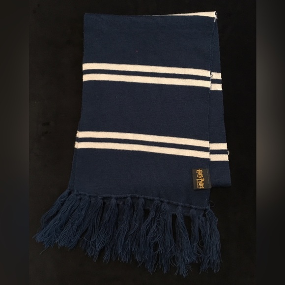 Warner Bros - Harry Potter The Exhibition Navy And White Ravenclaw Knit Scarf - Picture 1 of 6